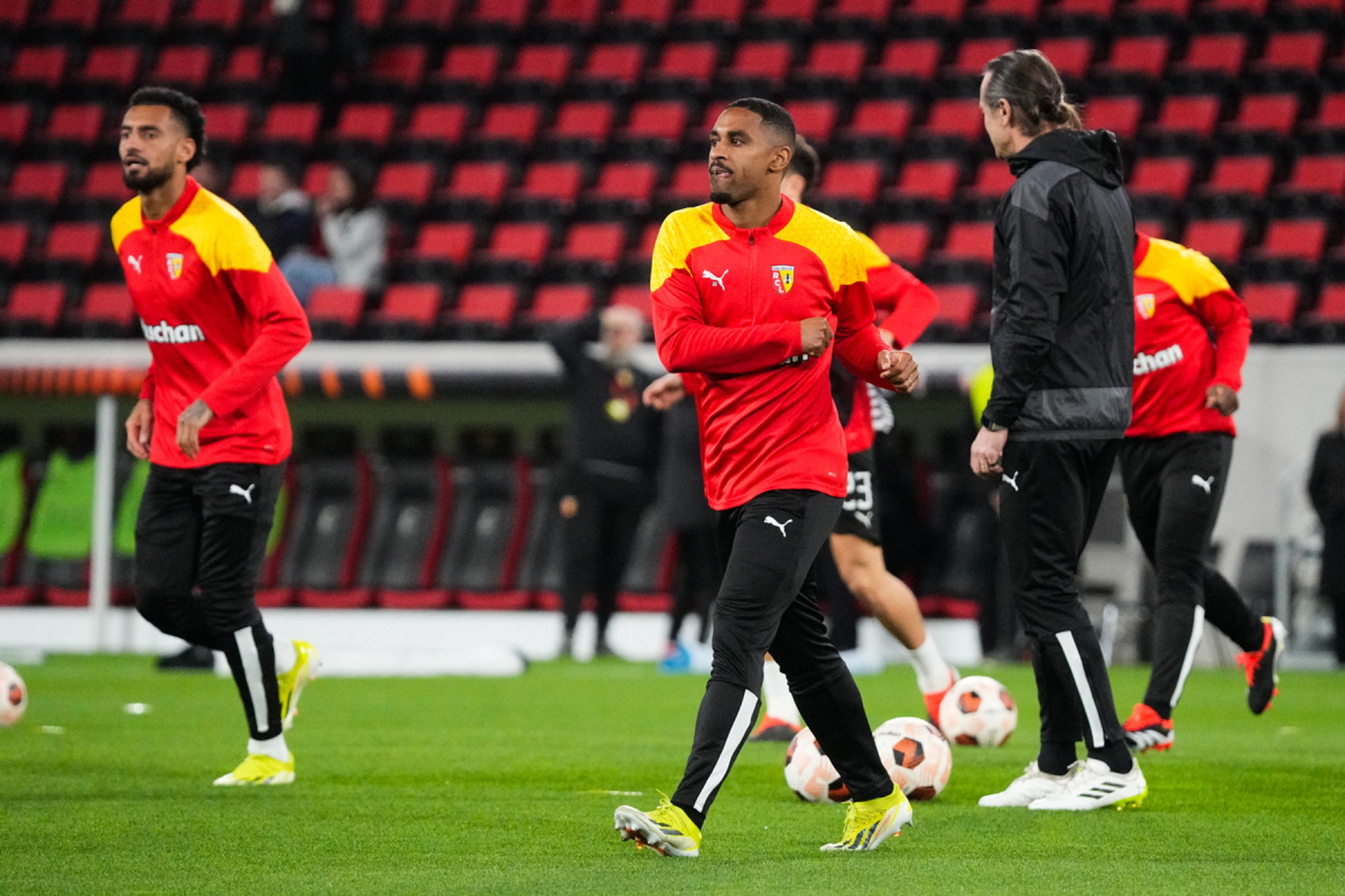 赛后体能课后，辽宁本钢手感冰凉备战法甲，目标明确，身体对抗强度拉满 -尊龙凯时