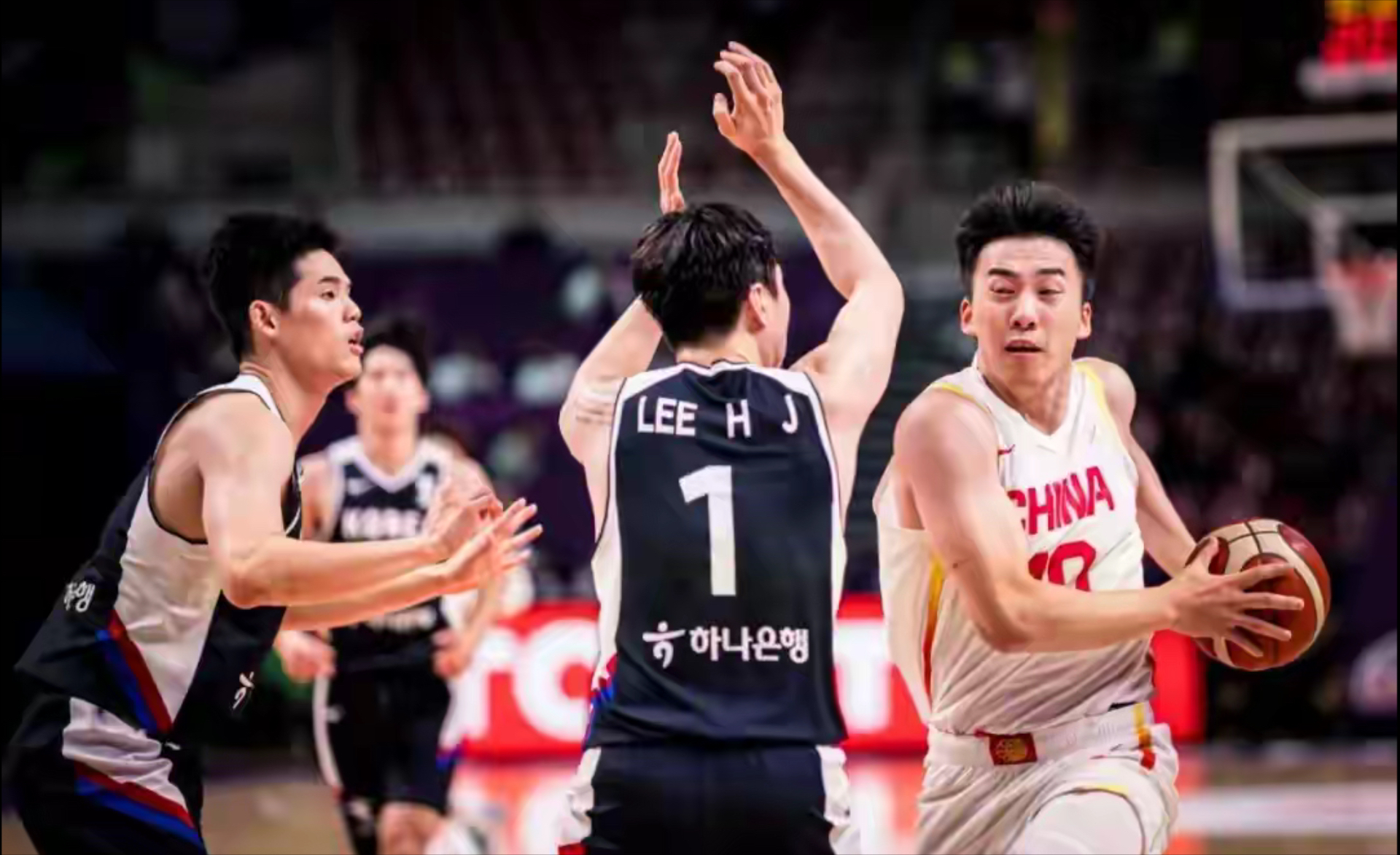 包含深圳男篮发布备战花絮；今晚外线爆发；德国杯任务艰巨；团队化学反应显著的词条-尊龙网址