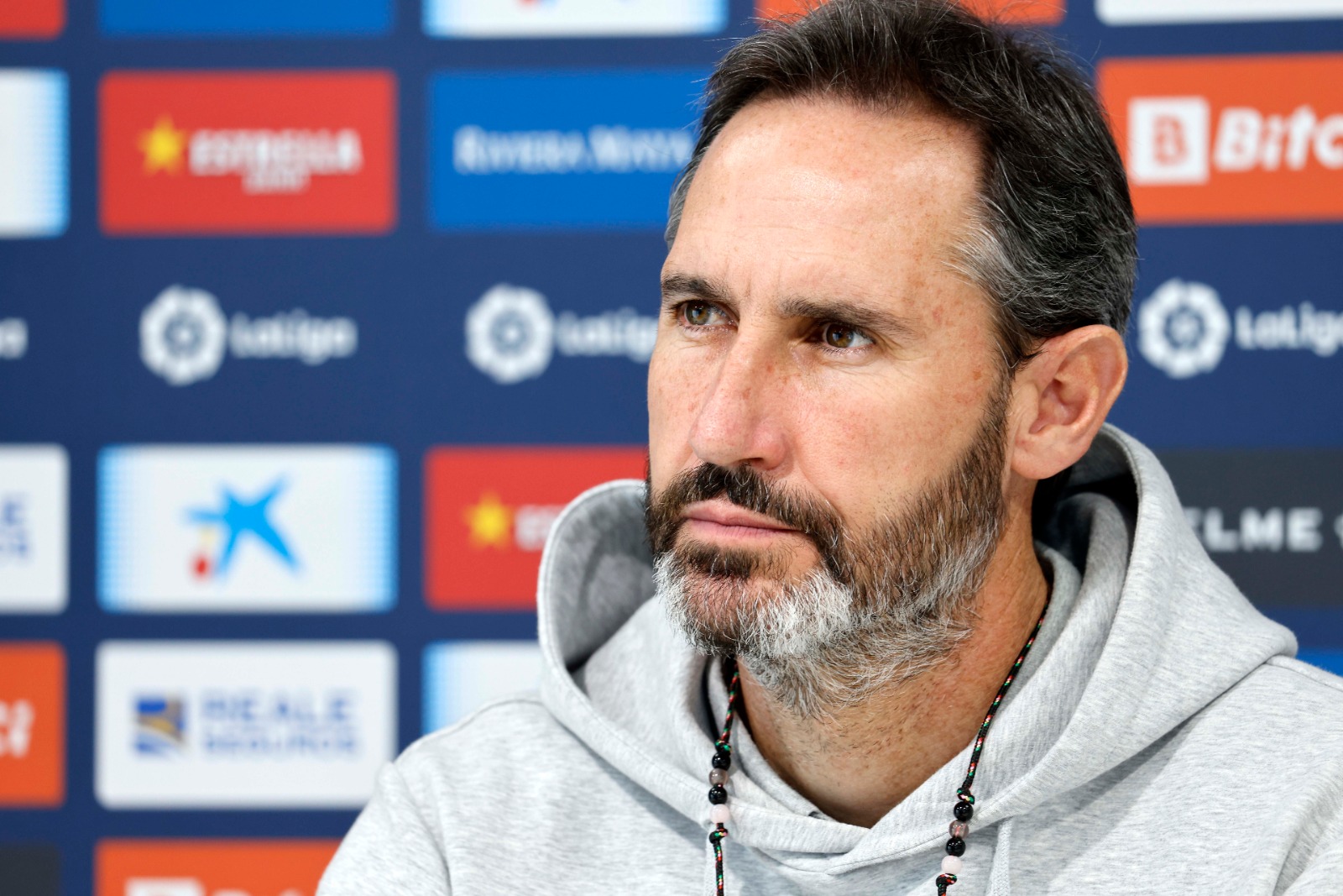 包含集结日拜仁慕尼黑调整名单以备国王杯；扳平良机环节打磨；底气十足；临场指挥获称赞的词条-尊龙体育